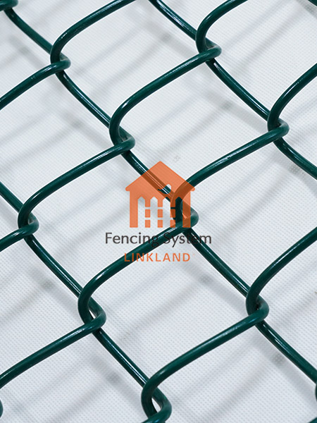 Professional analysis of the structure and building process of Cyclone Fence